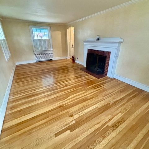 25 Woodward Ave, Reading, MA 01867