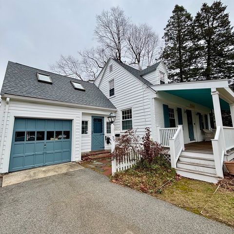25 Woodward Ave, Reading, MA 01867