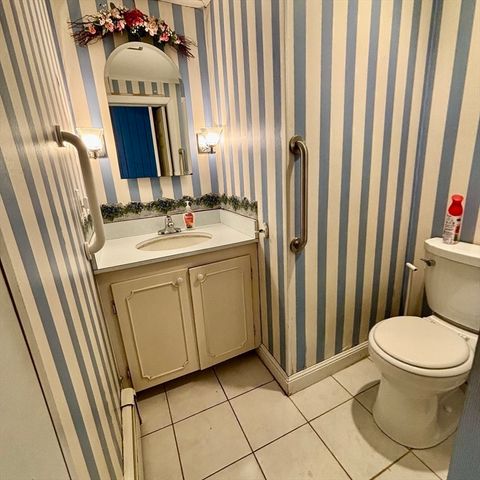 25 Woodward Ave, Reading, MA 01867