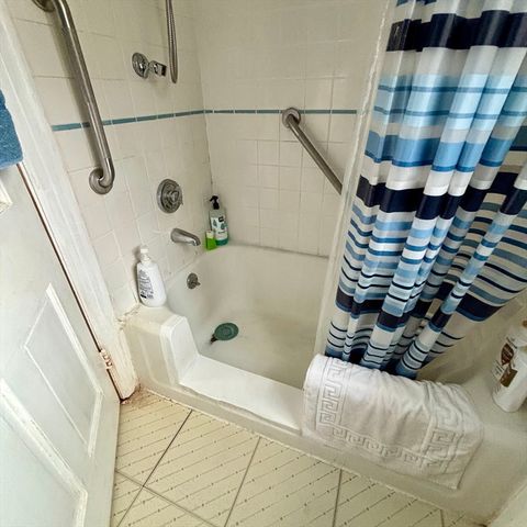 25 Woodward Ave, Reading, MA 01867