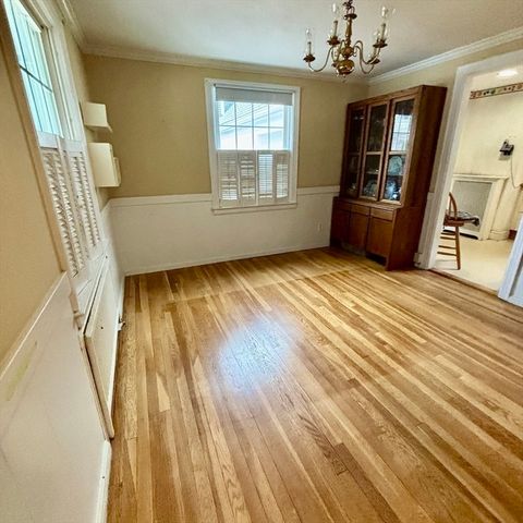 25 Woodward Ave, Reading, MA 01867