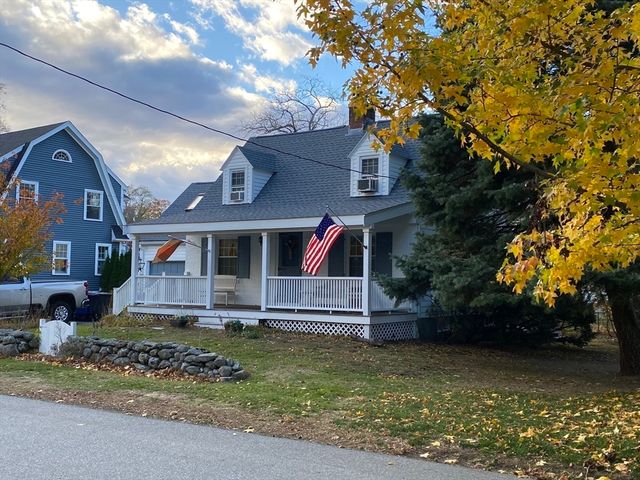 25 Woodward Ave, Reading, MA 01867