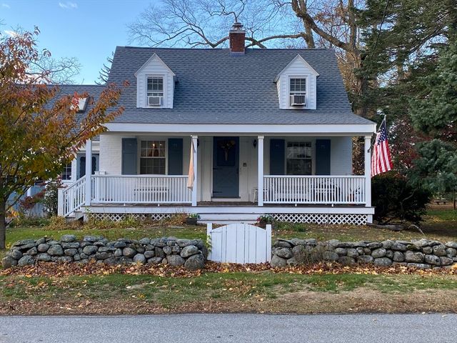 25 Woodward Ave, Reading, MA 01867