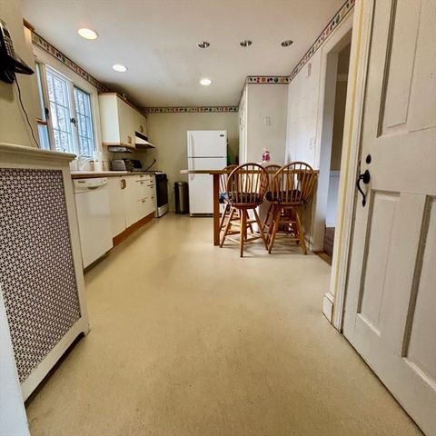 25 Woodward Ave, Reading, MA 01867