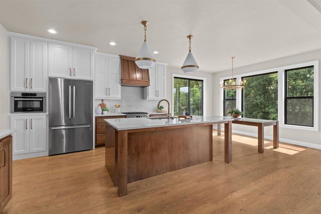 2417 ADRIENNE COURT, De Pere, WI 54115