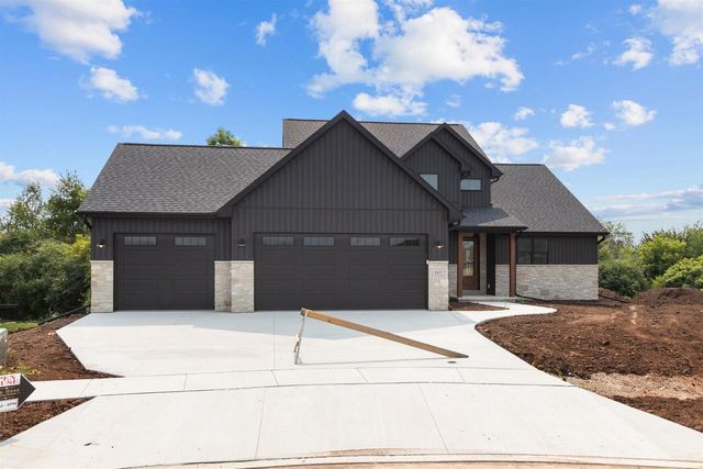 2417 ADRIENNE COURT, De Pere, WI 54115
