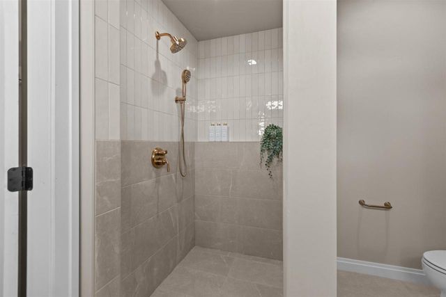 2417 ADRIENNE COURT, De Pere, WI 54115