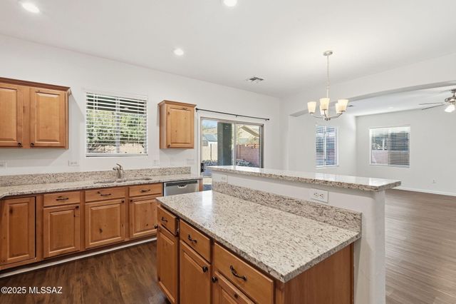 119 S Beyerville Place, Sahuarita, AZ 85629