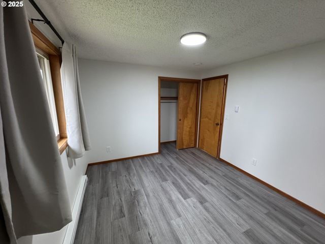 253 Se POLK St, Willamina, OR 97396