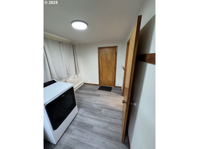 253 Se POLK St, Willamina, OR 97396