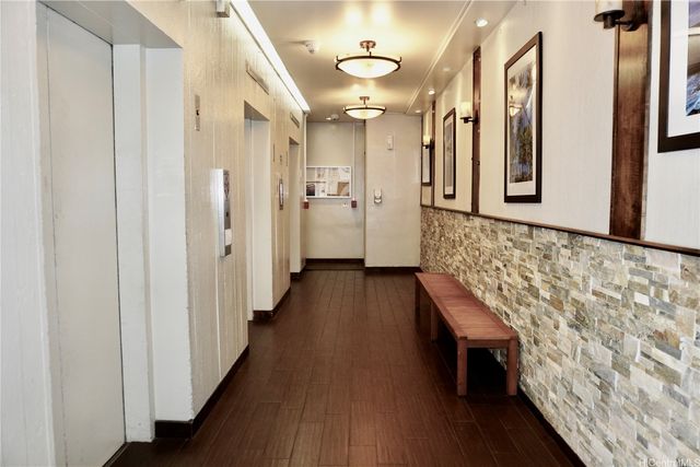 3045 Ala Napuaa Place 1705, Honolulu, HI 96818