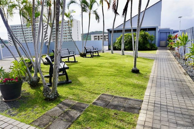 3045 Ala Napuaa Place 1705, Honolulu, HI 96818