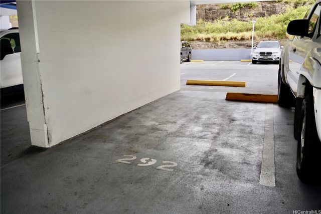 3045 Ala Napuaa Place 1705, Honolulu, HI 96818