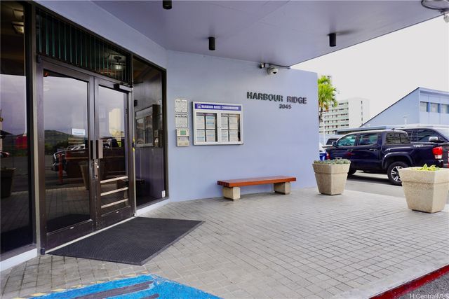 3045 Ala Napuaa Place 1705, Honolulu, HI 96818