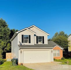 1963 8th Street Lane SE, Hickory, NC 28602