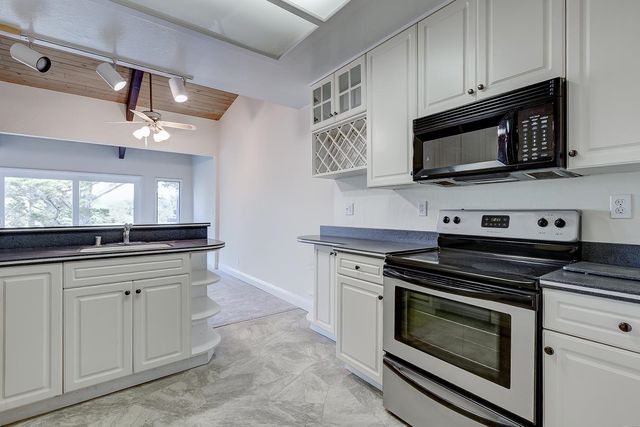 19100 Crest 107, Castro Valley, CA 94546