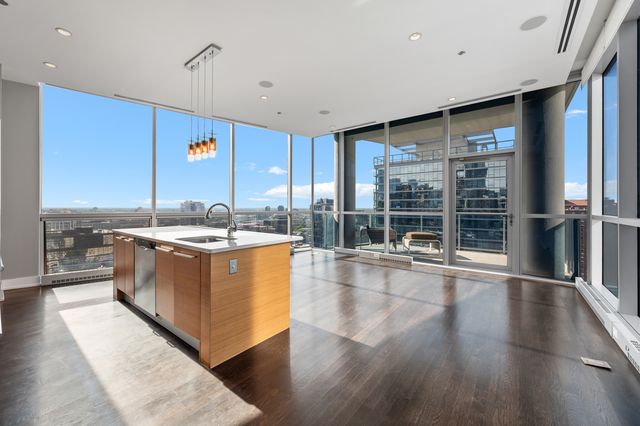 110 W Superior Street 2603, Chicago, IL 60654