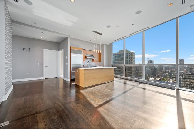 110 W Superior Street 2603, Chicago, IL 60654