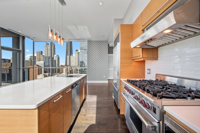 110 W Superior Street 2603, Chicago, IL 60654