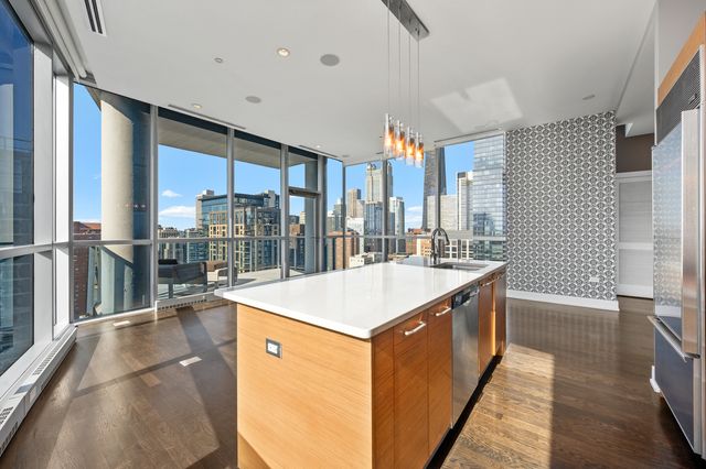 110 W Superior Street 2603, Chicago, IL 60654