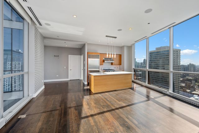 110 W Superior Street 2603, Chicago, IL 60654