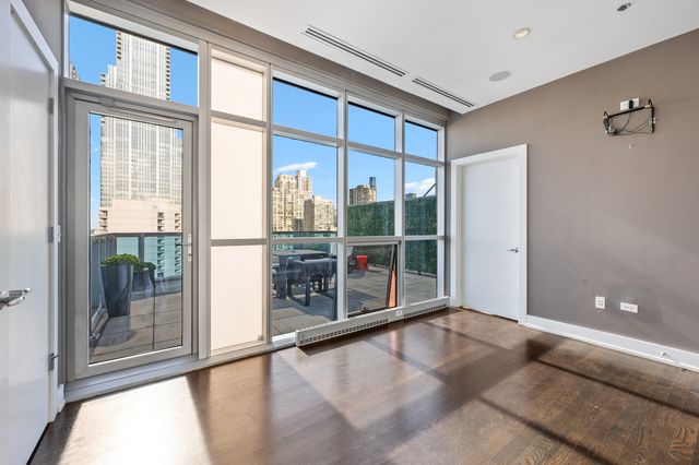110 W Superior Street 2603, Chicago, IL 60654