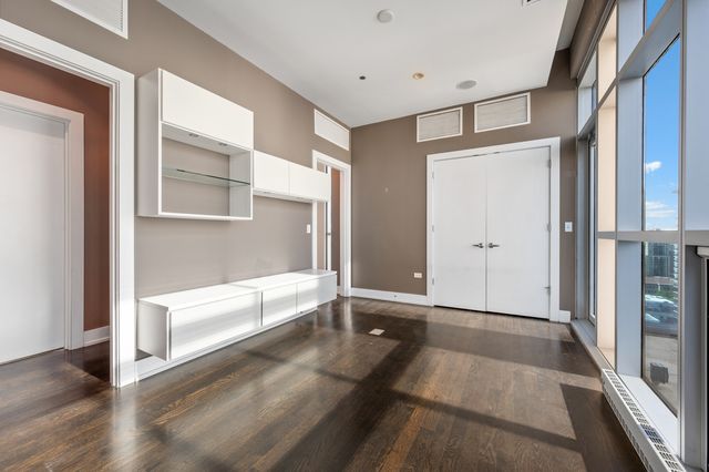 110 W Superior Street 2603, Chicago, IL 60654
