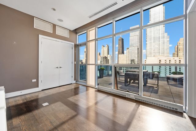 110 W Superior Street 2603, Chicago, IL 60654