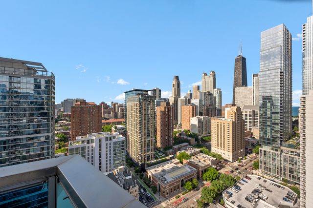 110 W Superior Street 2603, Chicago, IL 60654
