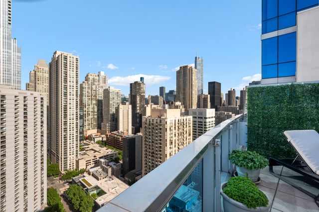 110 W Superior Street 2603, Chicago, IL 60654