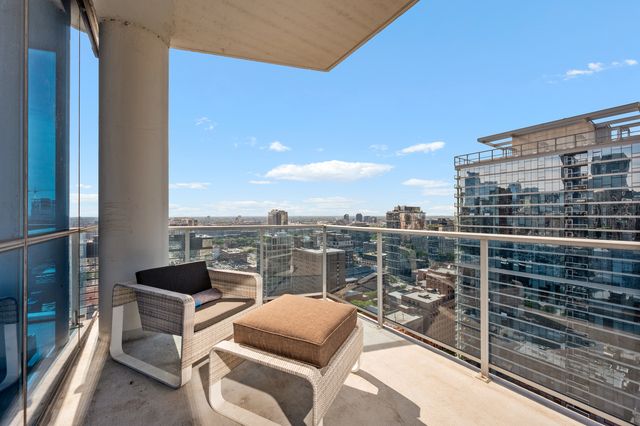 110 W Superior Street 2603, Chicago, IL 60654