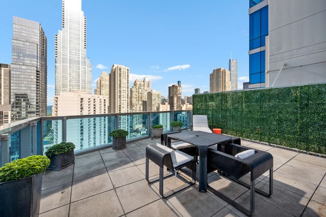 110 W Superior Street 2603, Chicago, IL 60654