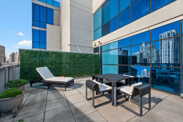 110 W Superior Street 2603, Chicago, IL 60654