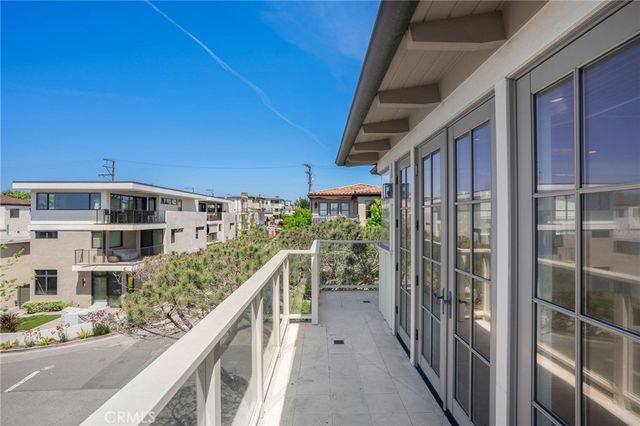 328 28th Street, Manhattan Beach, CA 90266