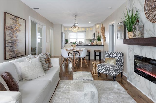 701 38TH AVENUE N, St Petersburg, FL 33704