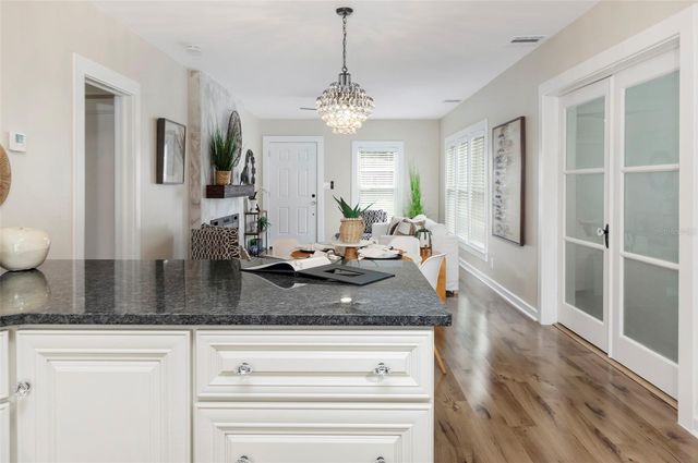 701 38TH AVENUE N, St Petersburg, FL 33704