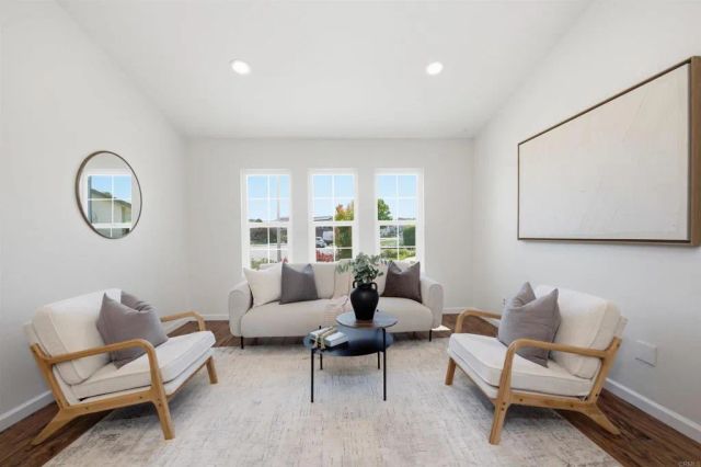 305 Via Metates, Oceanside, CA 92057