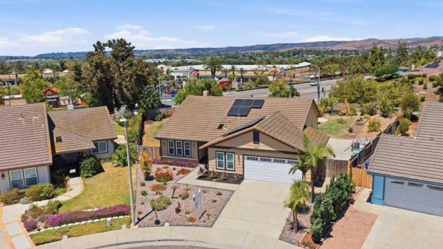 305 Via Metates, Oceanside, CA 92057