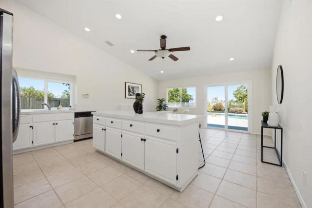 305 Via Metates, Oceanside, CA 92057
