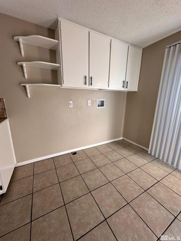 3316 Woodside Drive #16, Carson City, NV 89701