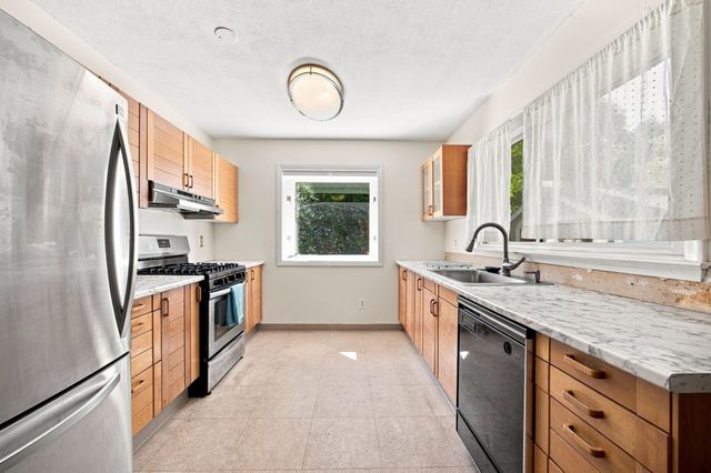 40 Lake St., Northampton, MA 01062