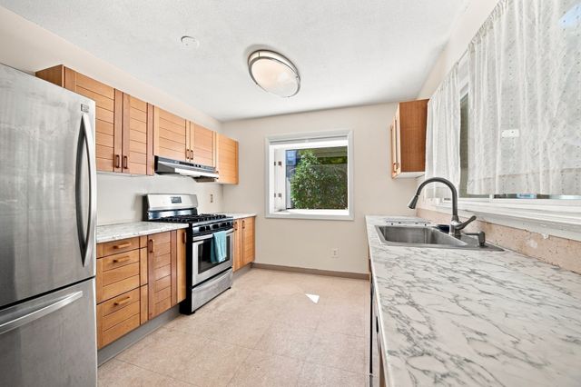 40 Lake St., Northampton, MA 01062