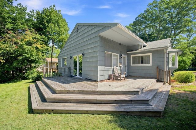 40 Lake St., Northampton, MA 01062