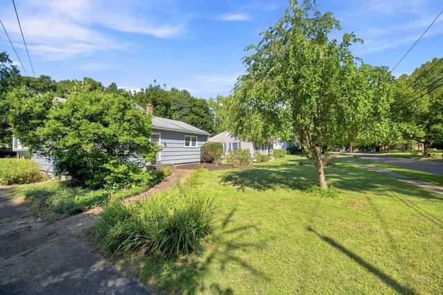 40 Lake St., Northampton, MA 01062