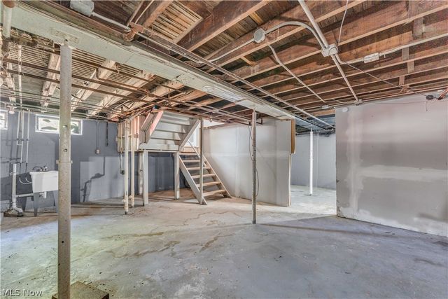 924 E 214th Street, Euclid, OH 44119