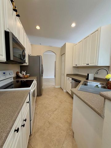 5684 Via De La Plata Circle, Delray Beach, FL 33484