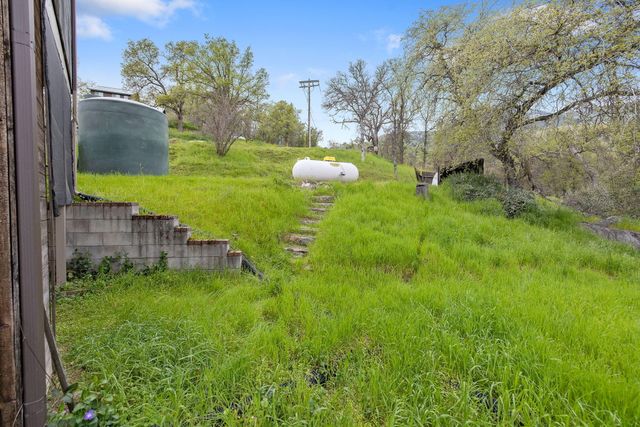 43677 Washburn Drive, Three Rivers, CA 93271