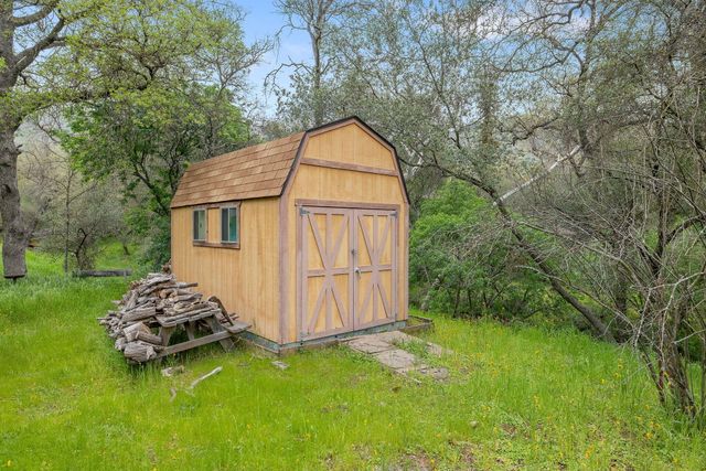 43677 Washburn Drive, Three Rivers, CA 93271