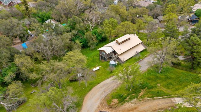 43677 Washburn Drive, Three Rivers, CA 93271