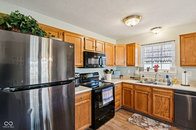 6 Kristelli Court, Brownsburg, IN 46112